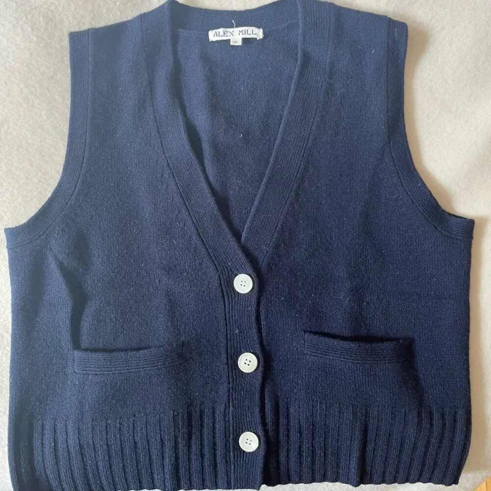 Alex Mill - Bleecker Sweater Vest In Merino Wool In Navy - Picture 2 of 3